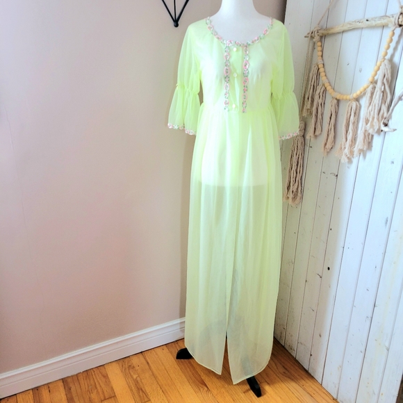 50's FEMININE DRESSING GOWN FLORAL LEMON LIME YELLOW - Picture 7 of 14